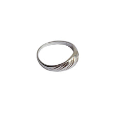 Load image into Gallery viewer, Vintage Sterling Silver Etched Dome Ring