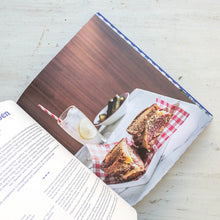 Load image into Gallery viewer, Eat NYC: The iconic recipes that feed the city
