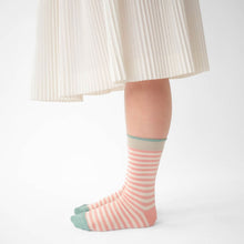 Load image into Gallery viewer, Socks Pink Stripe
