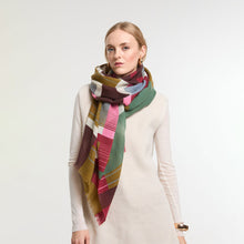 Load image into Gallery viewer, Scarf Wool Curves Pink Kahki
