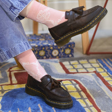 Load image into Gallery viewer, Socks Light Pink Lace
